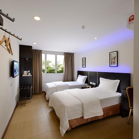 Ernes Hotel Bayu Mutiara Bukit Mertajam Exterior foto