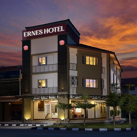 Ernes Hotel Bayu Mutiara Bukit Mertajam Exterior foto